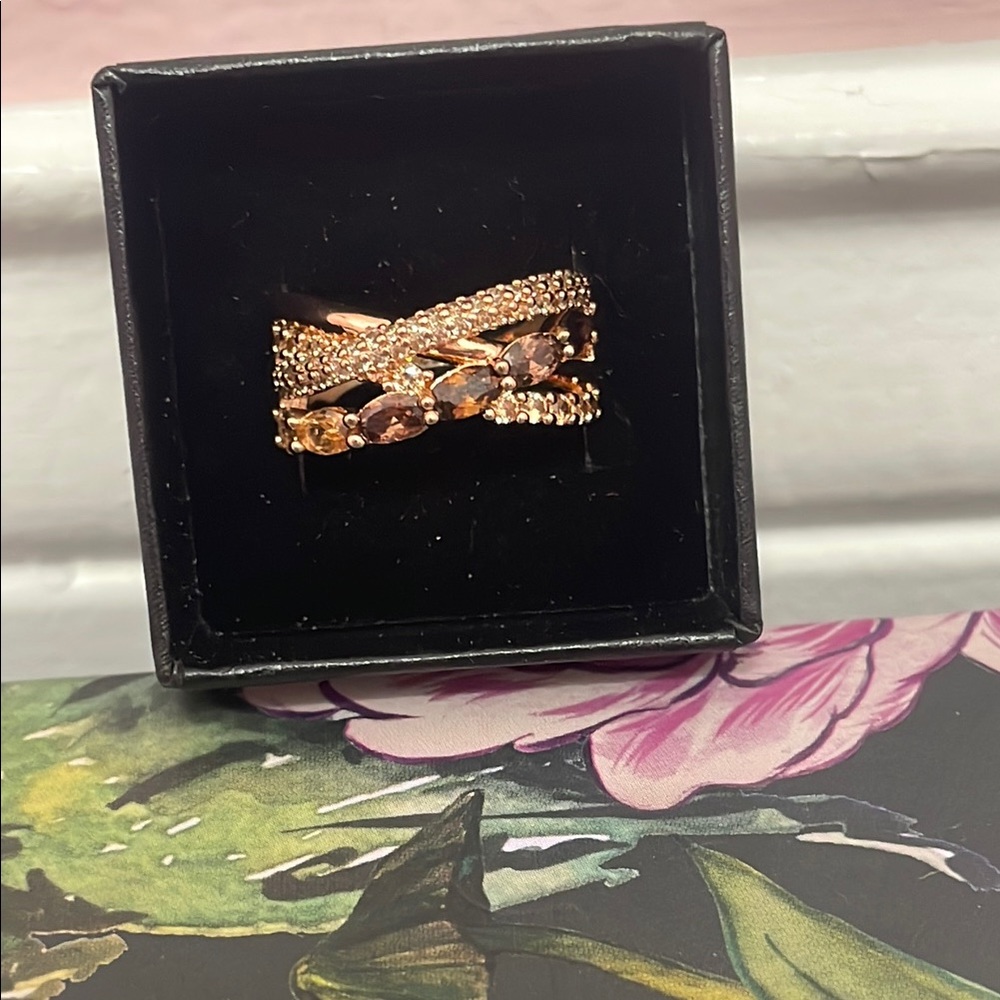 Elegant Gold and Brown Gemstone Ring size 8